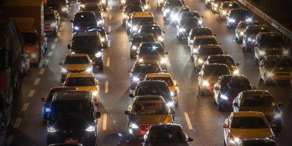 Kurban Bayramı'nda Sakarya otoyollarında trafik durma noktasında