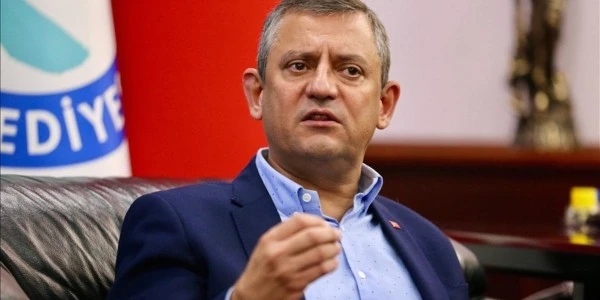 Özgür Özel'in 'genel başkan' ünvanı TBMM sitesinden kaldırıldı