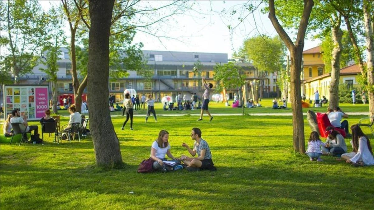 İstanbul Bilgi Üniversitesi yeniden açıldı: Resmi Gazete kararı