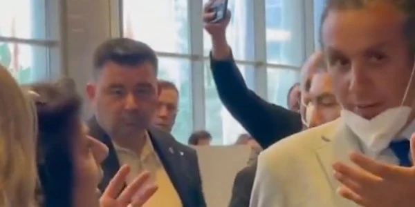 CHP Genel Merkezi'nde Kılıçdaroğlu ve Özel destekçileri arasında arbede