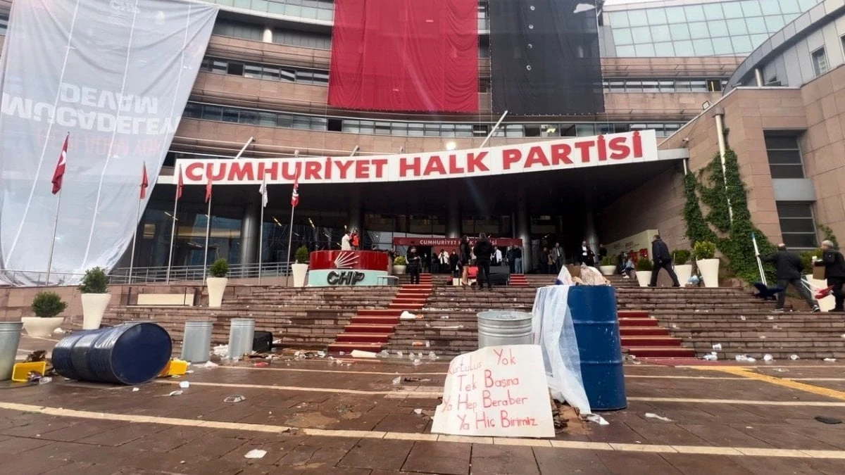 CHP Genel Merkezi tahliye sonrası: Son hali görüntülendi
