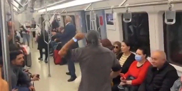 Ankara metrosunda Özgür Özel için slogan atıldı, ilgi azdı.