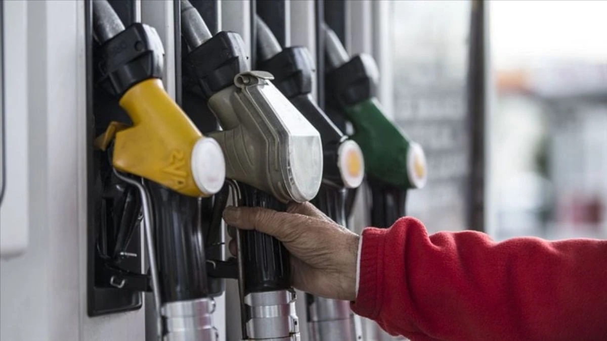 Benzine büyük indirim: Pompaya yansıyacak tutar belli oldu