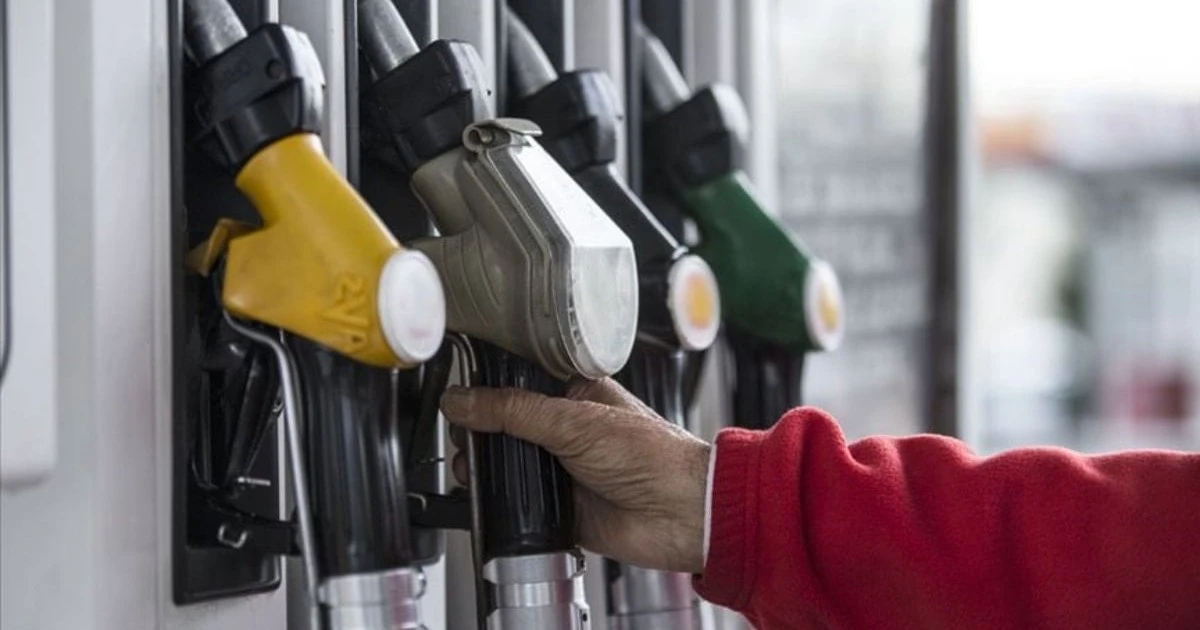 Benzine büyük indirim: Pompaya yansıyacak tutar belli oldu
