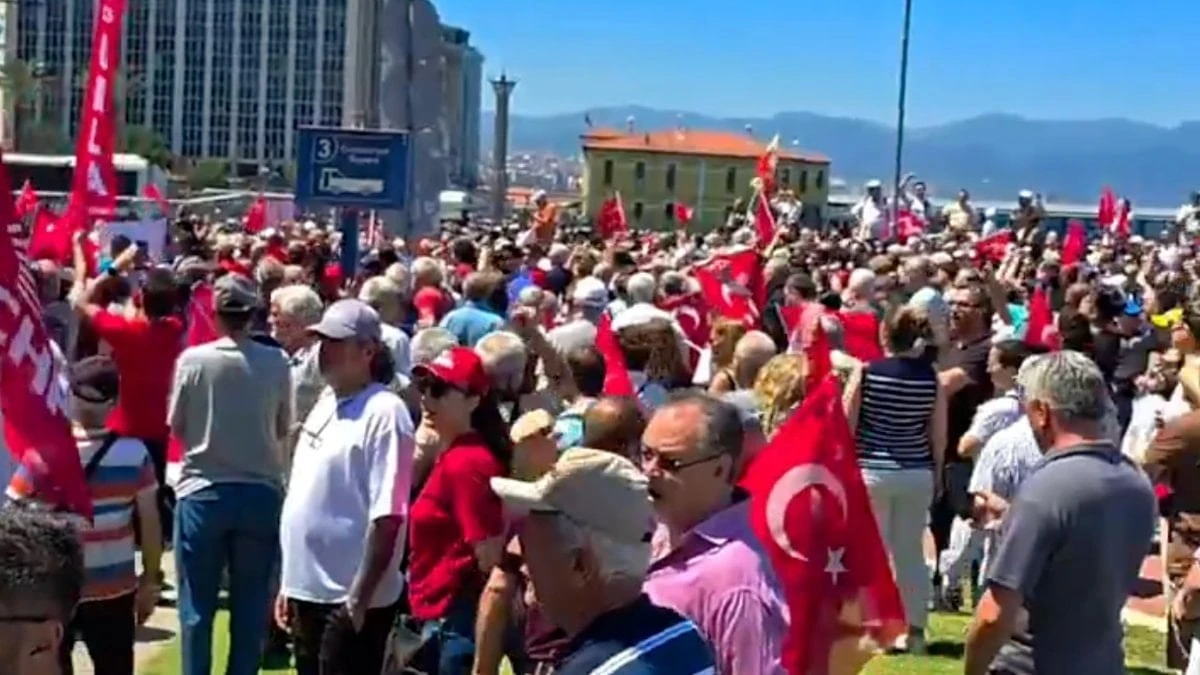 Özgür Özel'in mutlak butlan sonrası ilk mitingi: 'Hain Kemal'