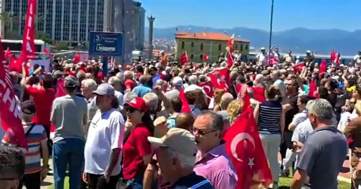 Özgür Özel'in mutlak butlan sonrası ilk mitingi: 'Hain Kemal'