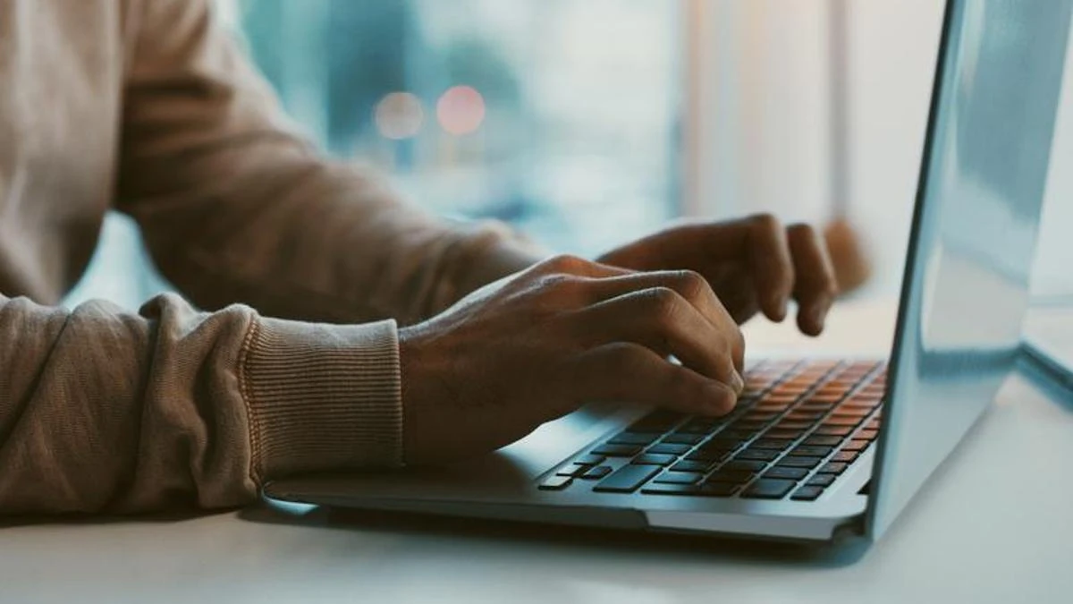 İran aylardır kapalı uluslararası interneti kademeli açıyor