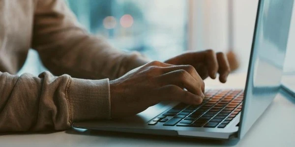 İran aylardır kapalı uluslararası interneti kademeli açıyor