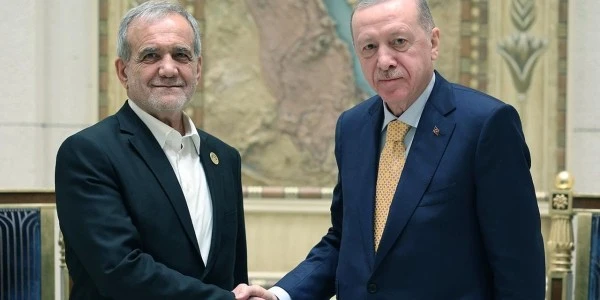 Erdoğan, İran Cumhurbaşkanı Pezeşkiyan ile bayramda telefonda görüştü