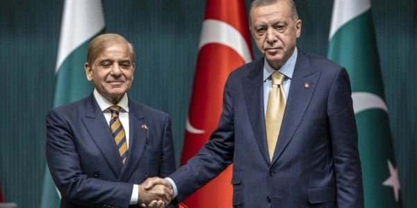 Erdoğan ve Şahbaz Şerif telefonda görüştü: İlişkiler ve barış