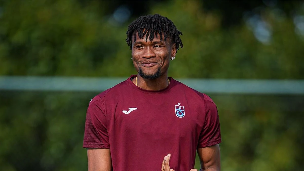 Trabzonspor'un yıldızı Nwaiwu baba oldu: Jacinta dünyaya geldi