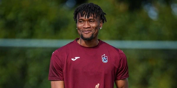 Trabzonspor'un yıldızı Nwaiwu baba oldu: Jacinta dünyaya geldi