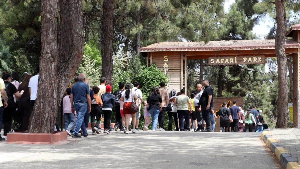Gaziantep Doğal Yaşam Parkı'na bayramda binlerce ziyaretçi ilgisi