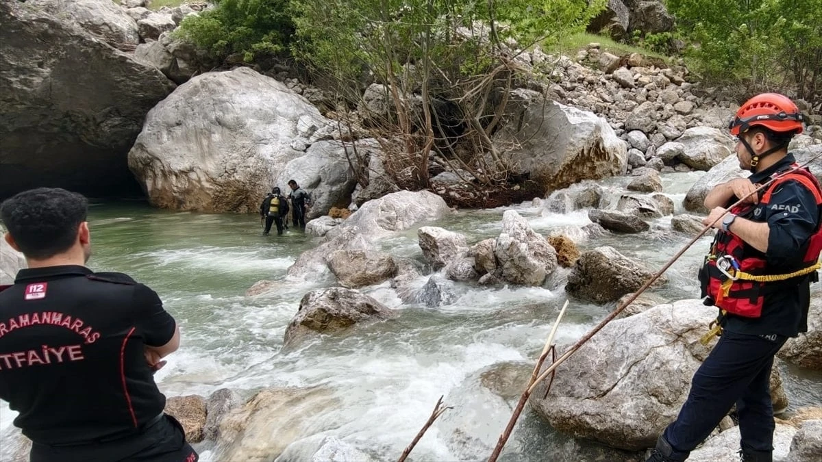Kahramanmaraş'ta nehre düşen balıkçı için arama çalışması
