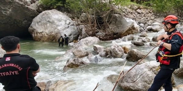 Kahramanmaraş'ta nehre düşen balıkçı için arama çalışması