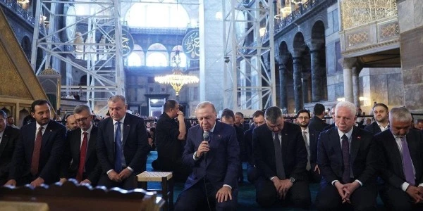 Cumhurbaşkanı Erdoğan Ayasofya'da Kur'an tilaveti yaptı