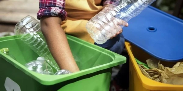 Fabrikaların Reddettiği Plastiklerden Dünyanın En Güçlü Taşları