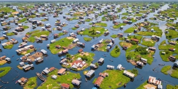 Ganvié: Sokakları sudan, araçları kanodan eşsiz köy