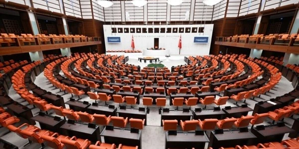 TBMM'de torba yasa: Alkole sıkı görünürlük ve satış kısıtları