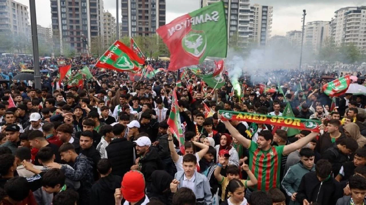 Diyarbakırda Yer Yerinden Oynadı! Amed Spor Süper Lig Kapısını Kırdı Geçti.