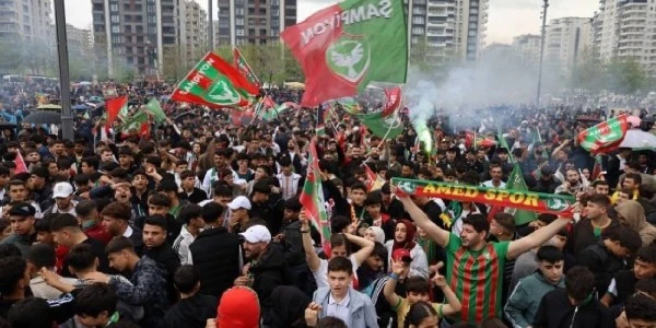 Diyarbakırda Yer Yerinden Oynadı! Amed Spor Süper Lig Kapısını Kırdı Geçti.