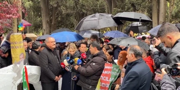 Ceren Önder Kandemir kabri başında: 'Amedspor şampiyon oldu'