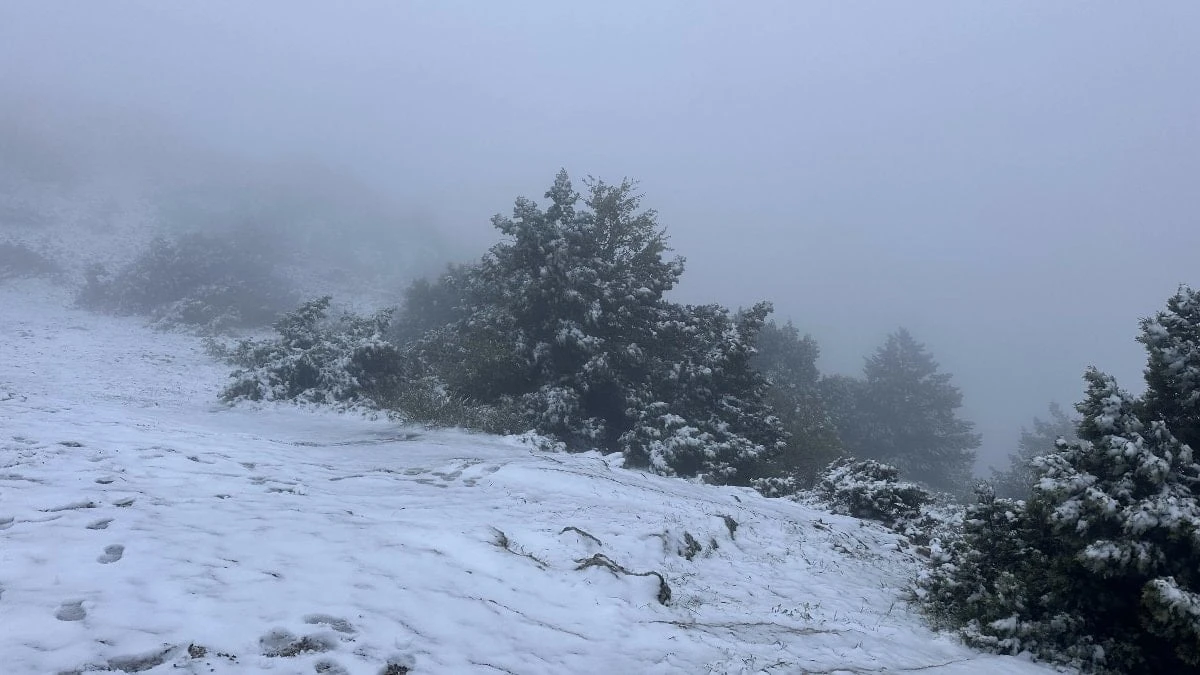 Manisa’da Spil Dağı Mayıs Ortasında Beyaza Büründü: 10 cm’e Vardı