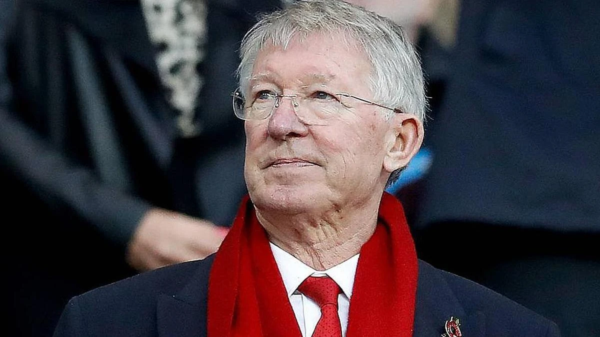 Sir Alex Ferguson, Old Trafford'da fenalaşarak hastaneye kaldırıldı
