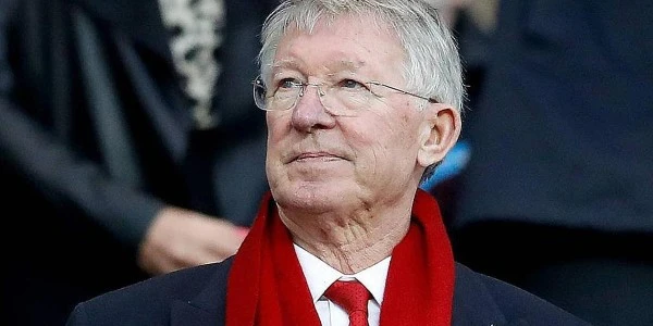 Sir Alex Ferguson, Old Trafford'da fenalaşarak hastaneye kaldırıldı