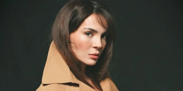 Ebru Şahin makyajsız pozuyle yine sosyal medyayı hareketlendirdi