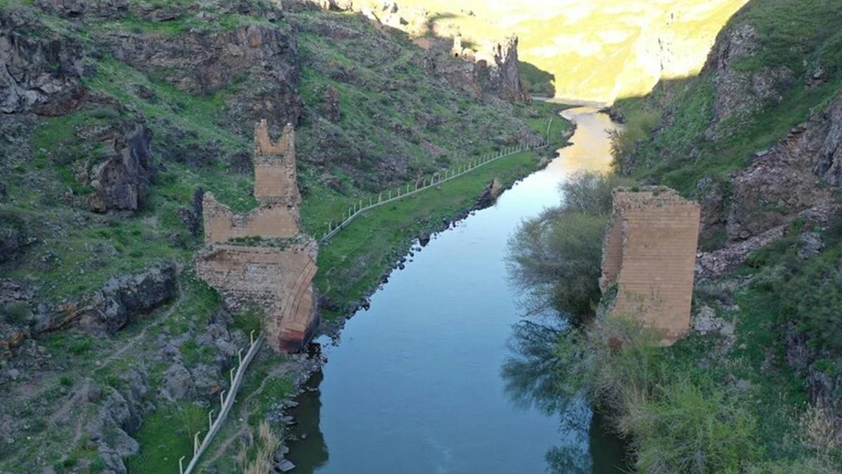 Türkiye ile Ermenistan arasında Ani Köprüsü restorasyonu protokolü
