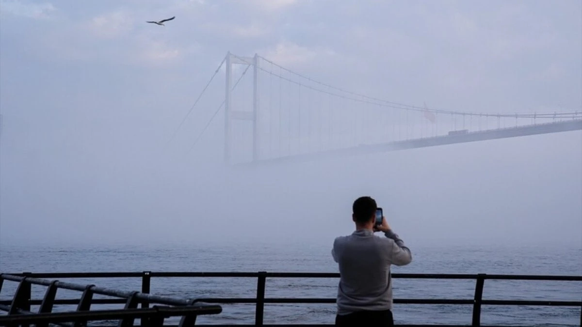 İstanbul'da sabah sis etkili oluyor, Boğaz hattında görüş düştü