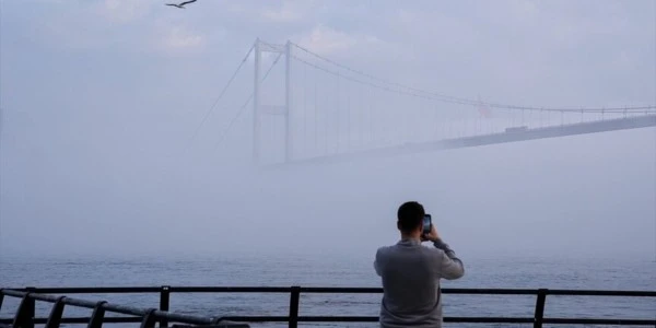 İstanbul'da sabah sis etkili oluyor, Boğaz hattında görüş düştü