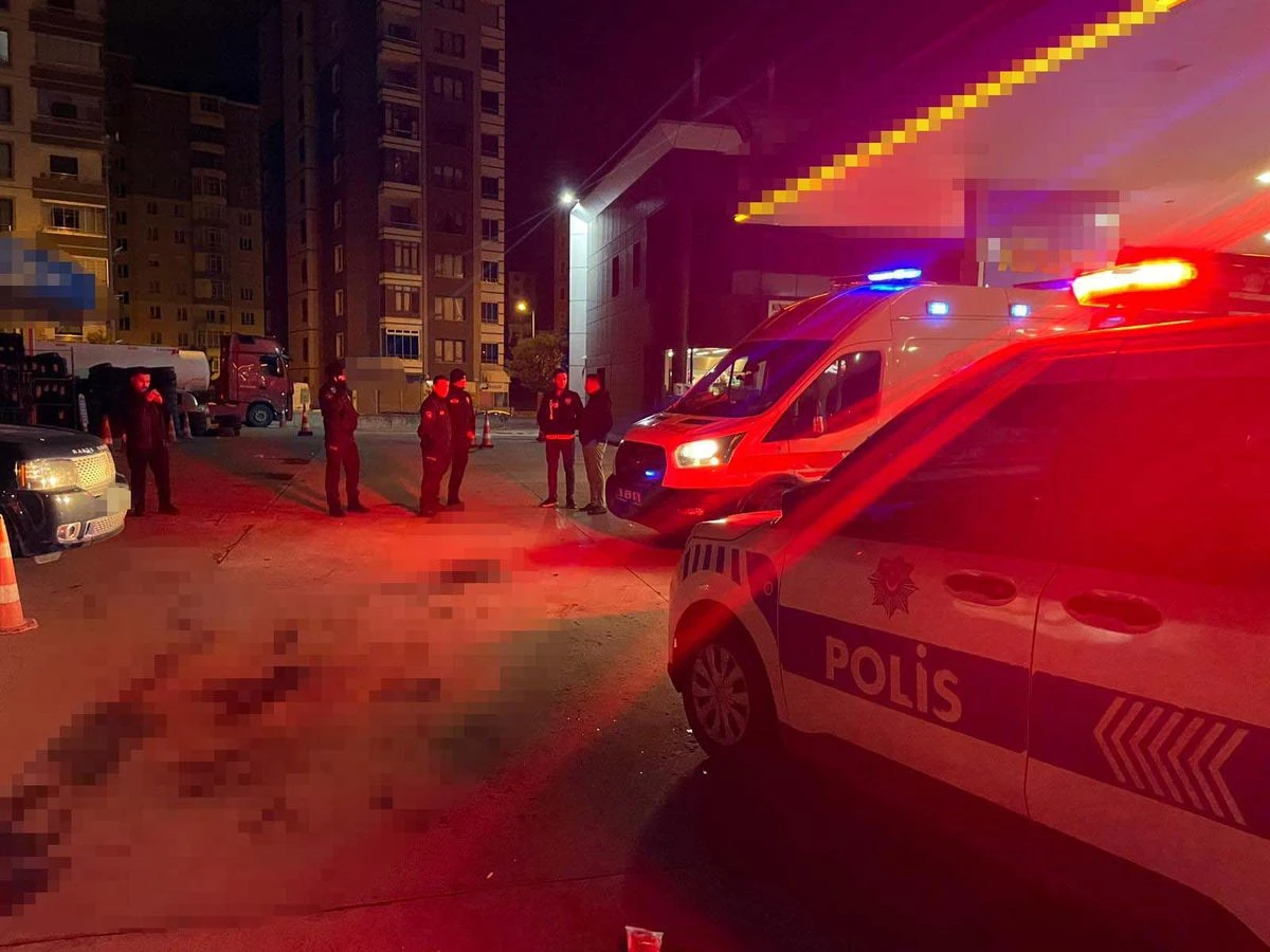 Kocasinan'da akaryakıt istasyonunda bıçaklı kavga: 1 ölü, 2 yaralı