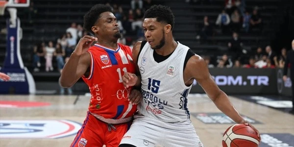 Anadolu Efes, Büyükçekmece'yi 113-79'la farklı geçti