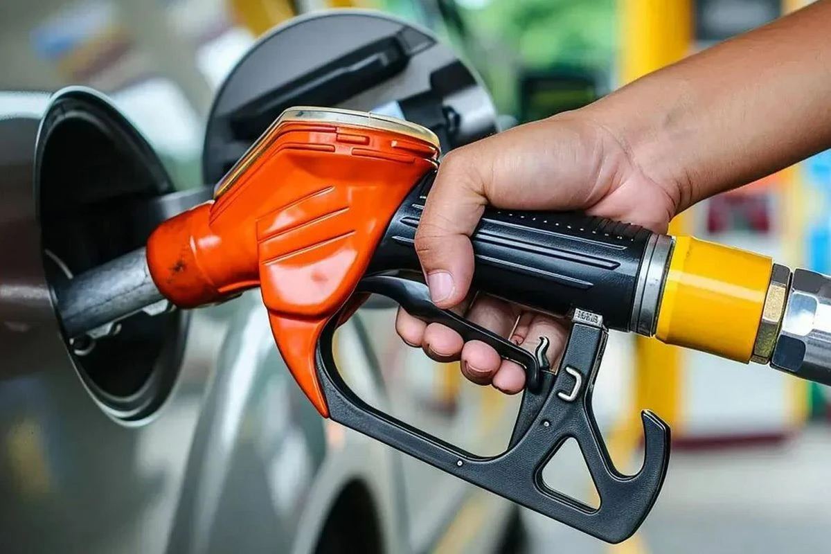 Akaryakıtta dev indirim: Motorin fiyatları bugün 70 TL'nin altına