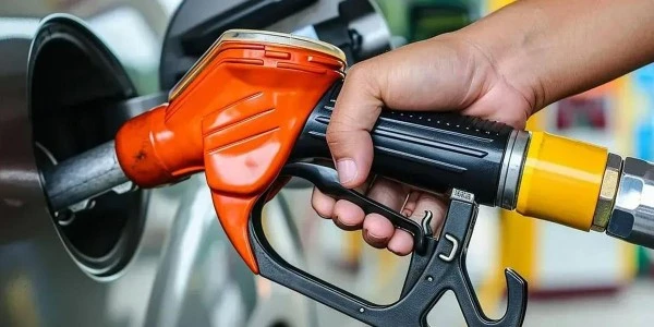 Akaryakıtta dev indirim: Motorin fiyatları bugün 70 TL'nin altına