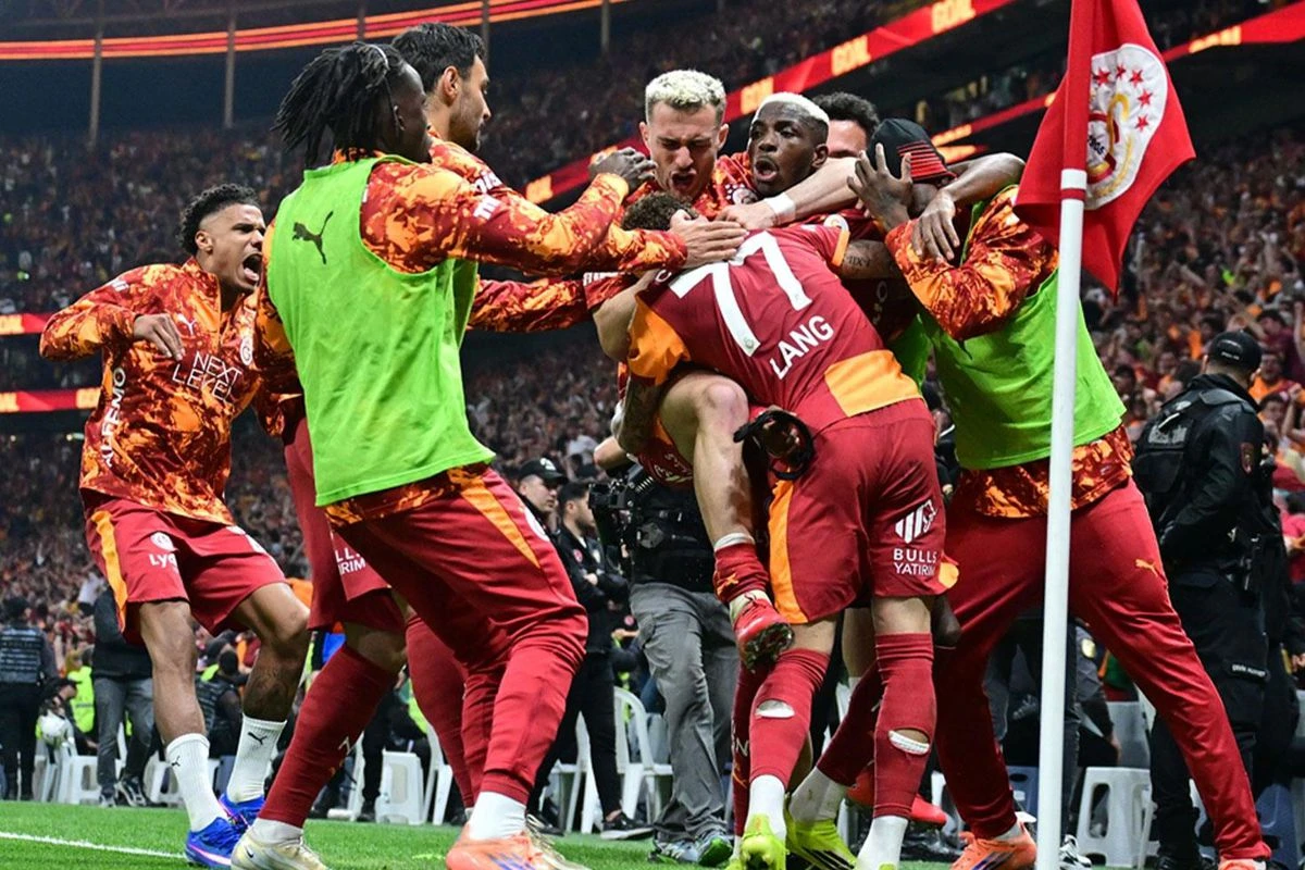 Şampiyon Cimbom Geriden Gelerek Maçı Kazandı! 26. Şampiyonluğunu İlan Etti.