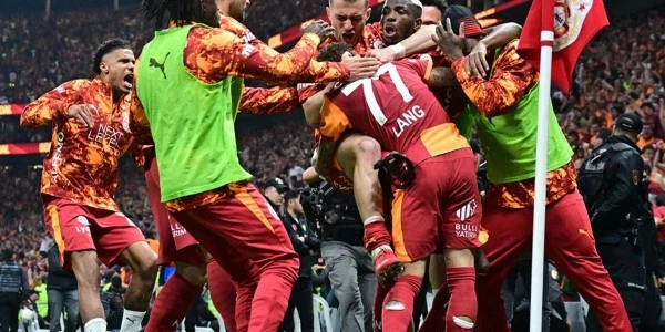 Şampiyon Cimbom Geriden Gelerek Maçı Kazandı! 26. Şampiyonluğunu İlan Etti.