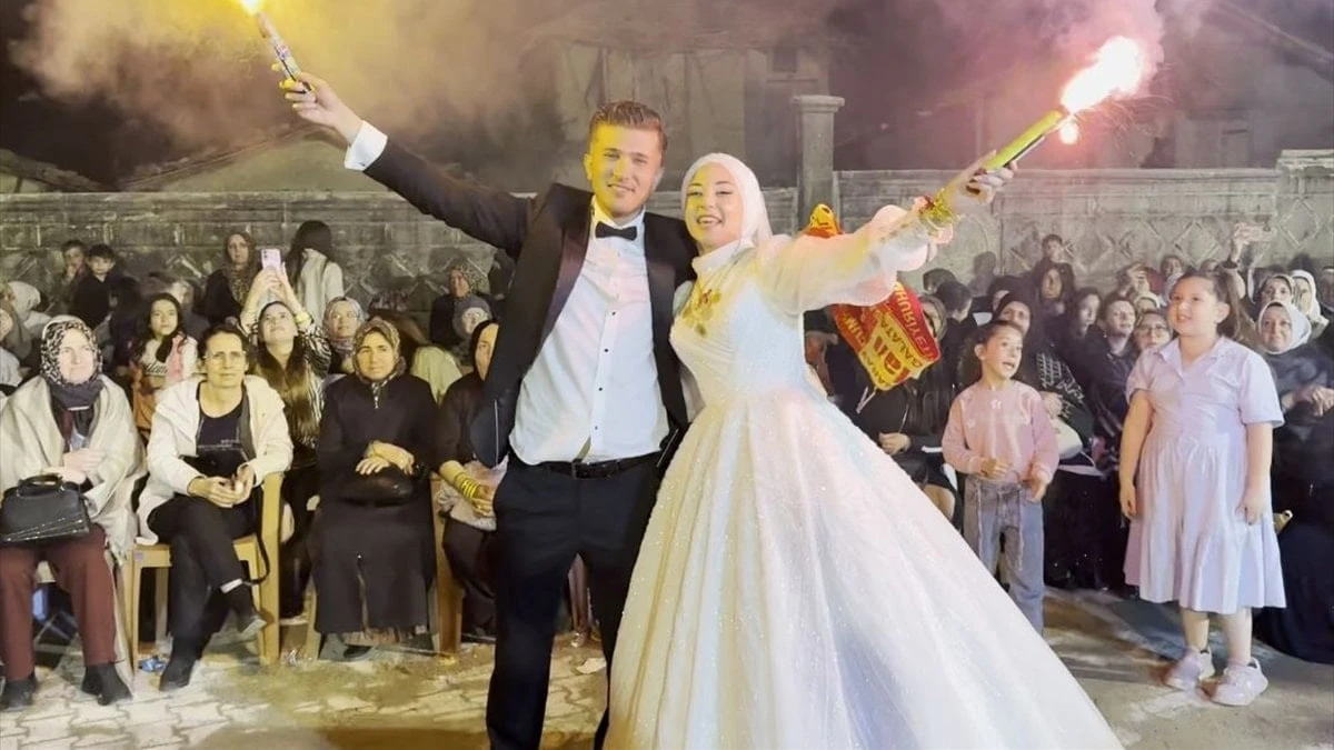 Kütahya'da düğün Galatasaray şampiyonluğuyla kutlamaya döndü