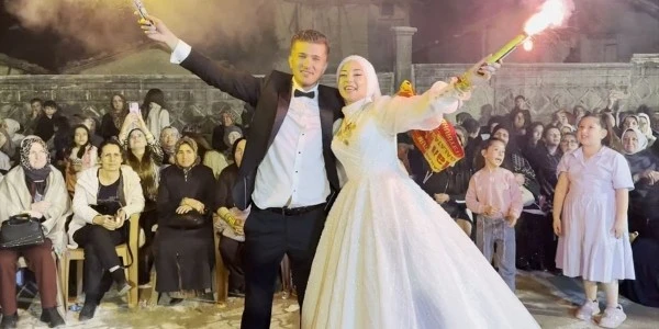 Kütahya'da düğün Galatasaray şampiyonluğuyla kutlamaya döndü