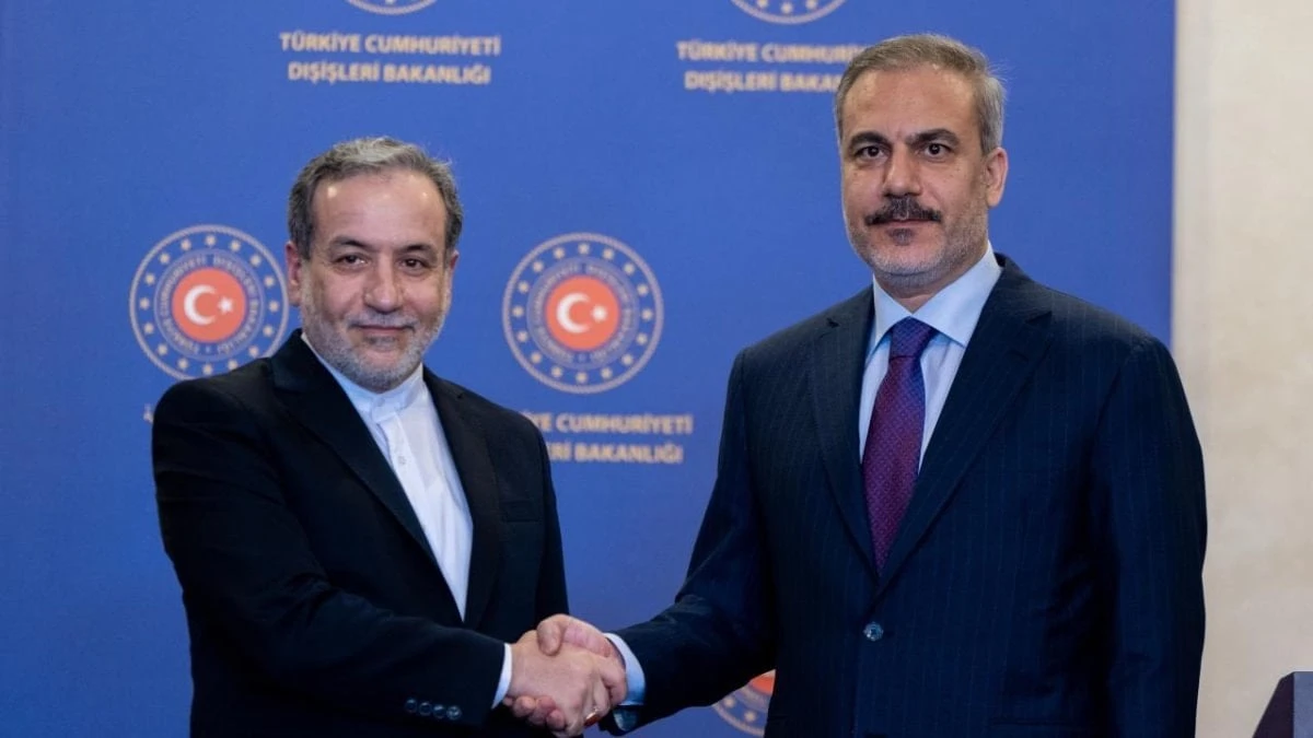 Hakan Fidan, Arakçi ile Görüştü: İran-ABD Müzakereleri Görüşüldü