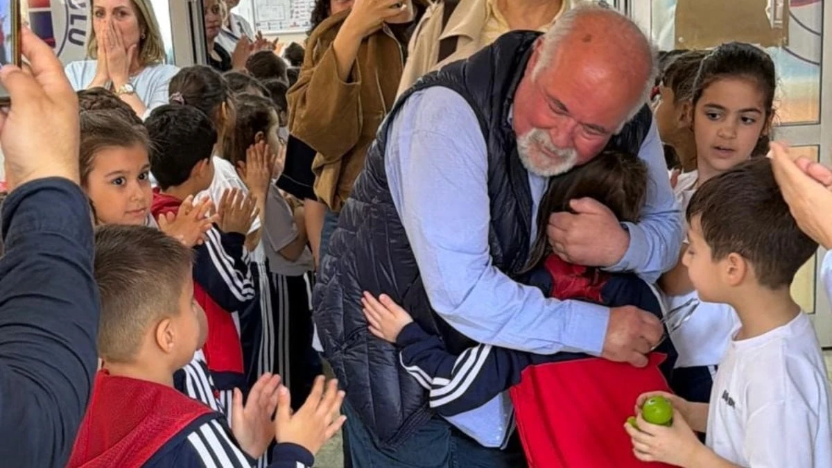 Zonguldak'ta 43 yıl 5 ay 27 gün görev yapan öğretmene duygusal veda
