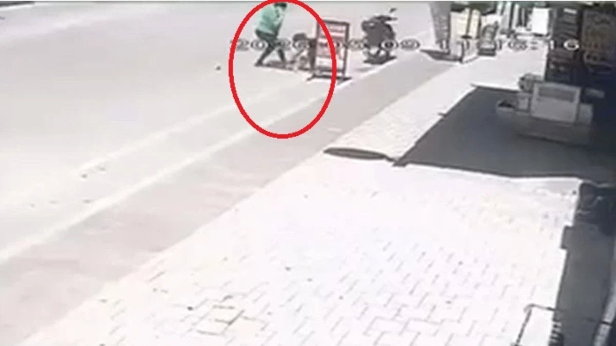 Adana'da sokakta çocuğunu darbeden anne adli kontrolle serbest