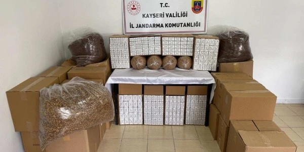 Kayseri'de 200 kilogram kaçak tütün ve 220 bin makaron ele geçirildi