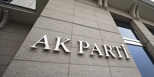 AK Parti’ye 76’ncı katılım: Burcu Köksal ve Veysel Topçu ile sayı arttı