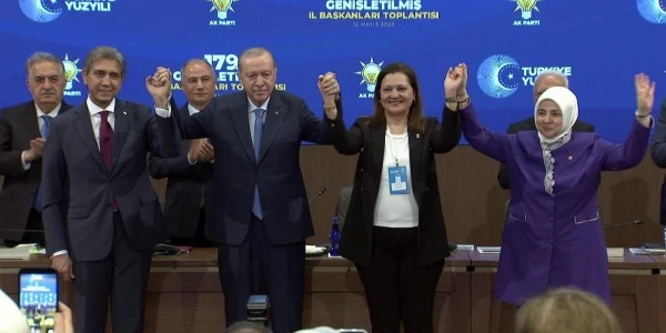 Erdoğan: 25 yılın birikimiyle gelecek çeyreğe vizyon çiziyoruz