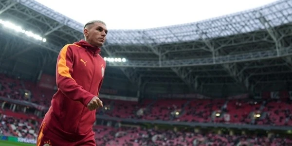 Galatasaraylı Lucas Torreira Beyoğlu'nda saldırıya uğradı