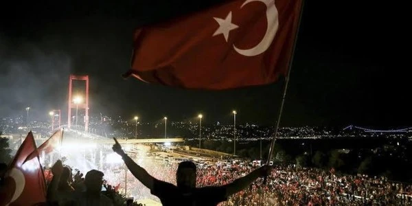 16 Temmuz Tatil Mi? Perşembe Mesaisi, Bankalar ve Hastaneler Açık mı