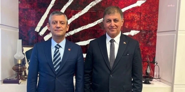 Özgür Özel'in Cemil Tugay'a küfürlü mesajlar attığı iddiası